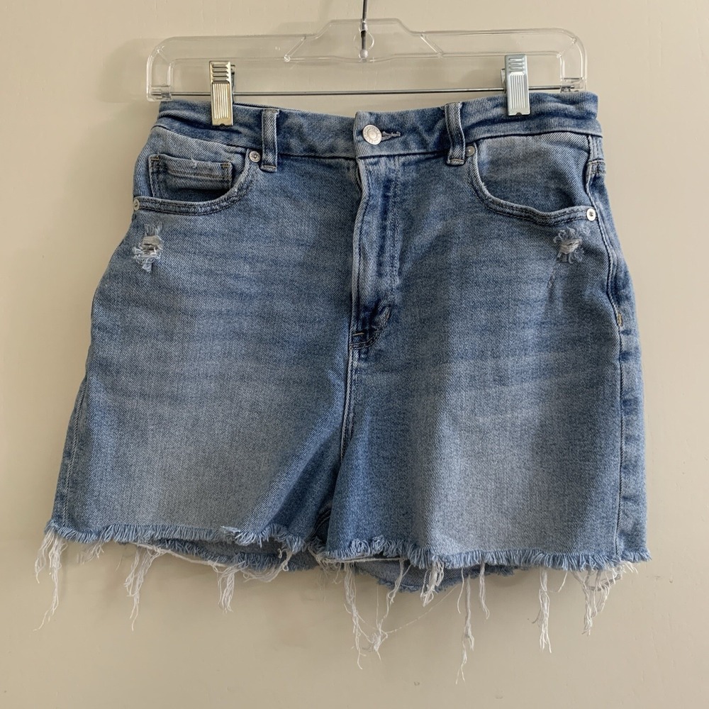 American Eagle Women's 90's Boyfriend Light Wash Shorts Size 8 Curvy Mom Jean